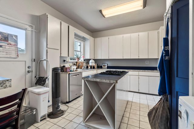 909 Bayland Avenue, Houston, TX 77009