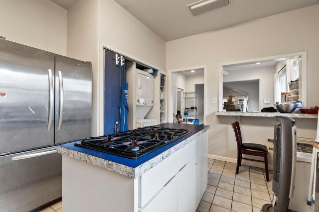 909 Bayland Avenue, Houston, TX 77009