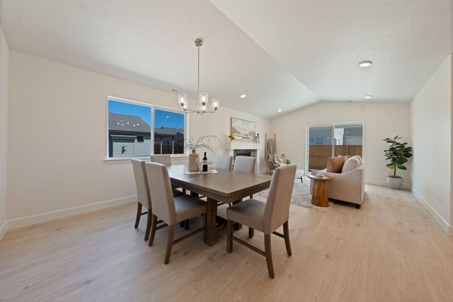 443 NW Monte Vista Avenue 120, Madras, OR 97741