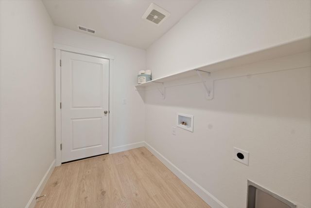 443 NW Monte Vista Avenue 120, Madras, OR 97741