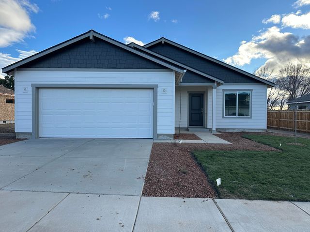 443 NW Monte Vista Avenue 120, Madras, OR 97741