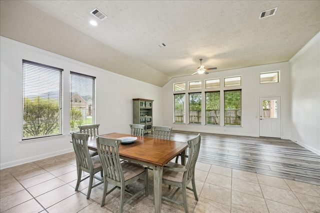 8135 W Pine Creek Bend, Cypress, TX 77433