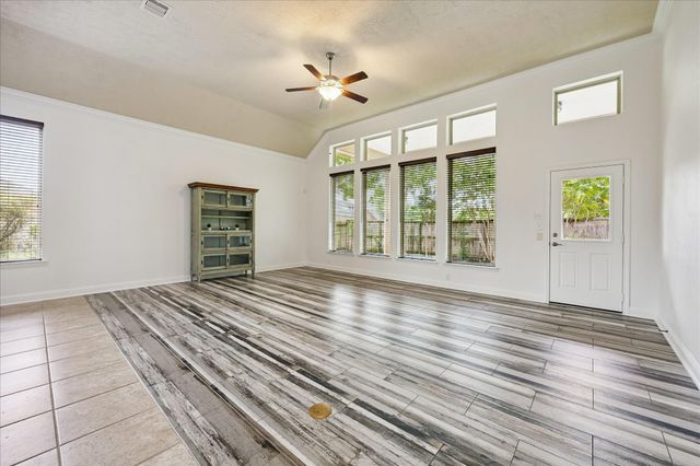 8135 W Pine Creek Bend, Cypress, TX 77433