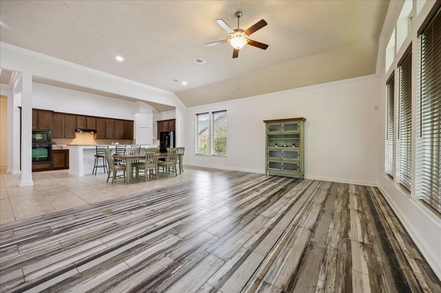 8135 W Pine Creek Bend, Cypress, TX 77433