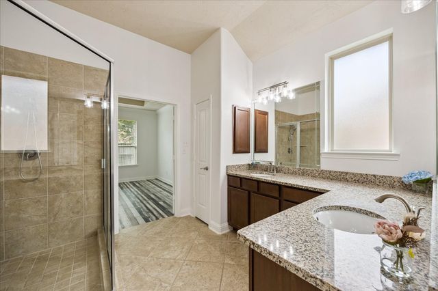 8135 W Pine Creek Bend, Cypress, TX 77433