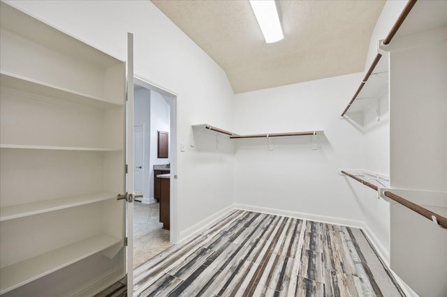 8135 W Pine Creek Bend, Cypress, TX 77433