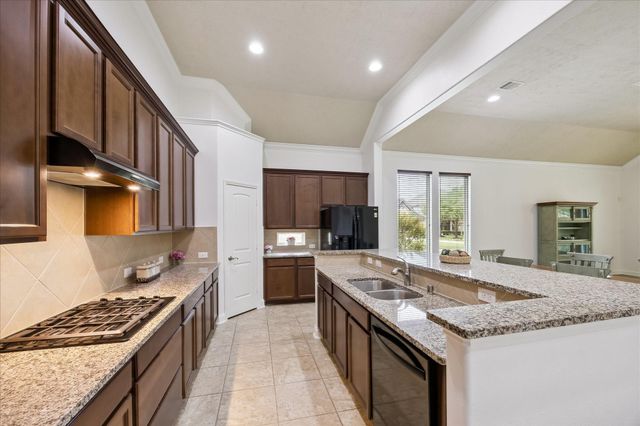 8135 W Pine Creek Bend, Cypress, TX 77433