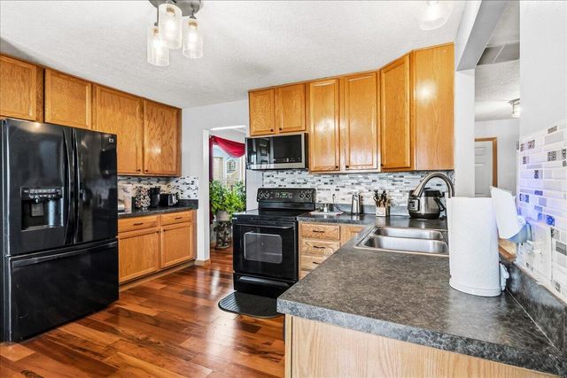 3656 Parker Knoll Lane, Columbus, OH 43219
