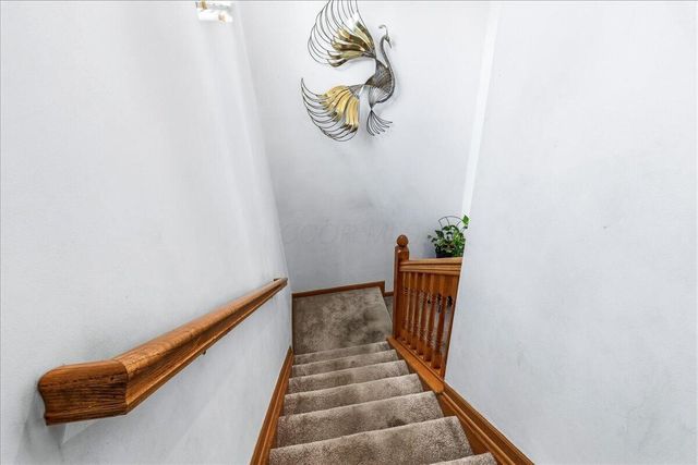 3656 Parker Knoll Lane, Columbus, OH 43219