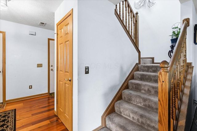 3656 Parker Knoll Lane, Columbus, OH 43219