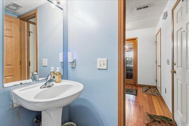 3656 Parker Knoll Lane, Columbus, OH 43219