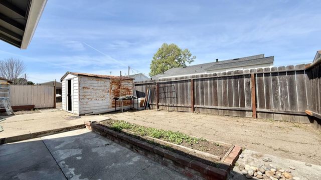 1367 Hubbard Avenue, San Leandro, CA 94579