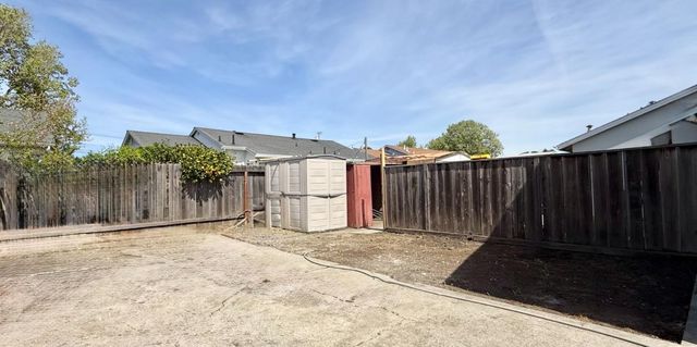 1367 Hubbard Avenue, San Leandro, CA 94579