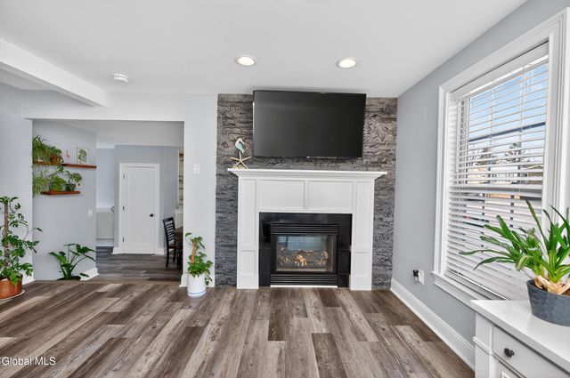 5 Dorchester Drive, Stillwater, NY 12170