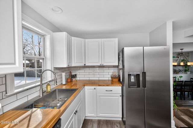 5 Dorchester Drive, Stillwater, NY 12170