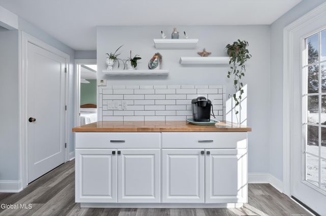 5 Dorchester Drive, Stillwater, NY 12170