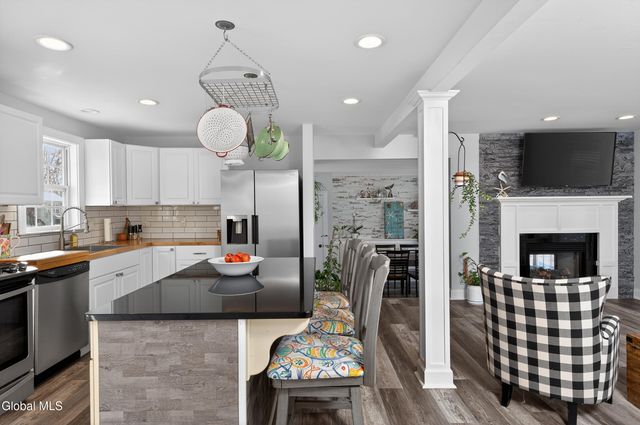 5 Dorchester Drive, Stillwater, NY 12170