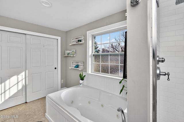 5 Dorchester Drive, Stillwater, NY 12170