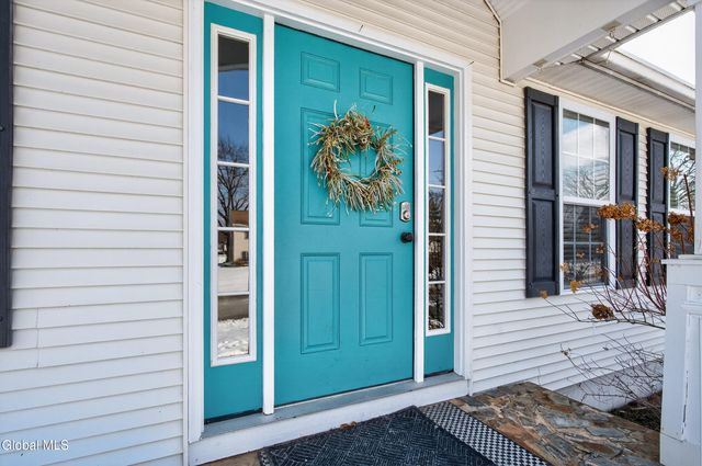 5 Dorchester Drive, Stillwater, NY 12170