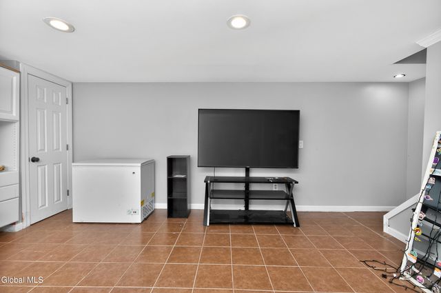 5 Dorchester Drive, Stillwater, NY 12170