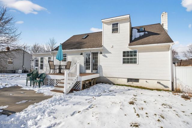 5 Dorchester Drive, Stillwater, NY 12170