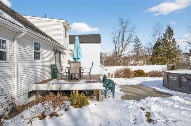 5 Dorchester Drive, Stillwater, NY 12170