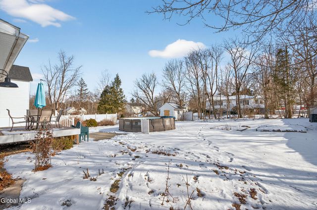 5 Dorchester Drive, Stillwater, NY 12170