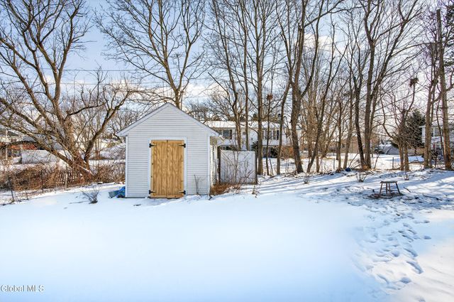 5 Dorchester Drive, Stillwater, NY 12170