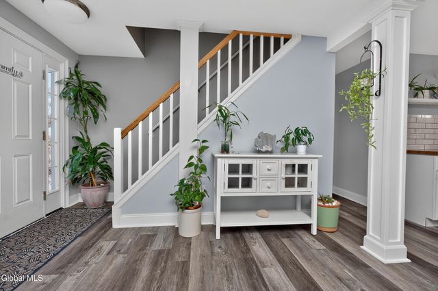 5 Dorchester Drive, Stillwater, NY 12170