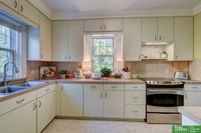 5616 Emile Street, Omaha, NE 68132