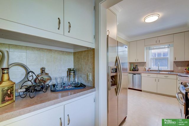 5616 Emile Street, Omaha, NE 68132