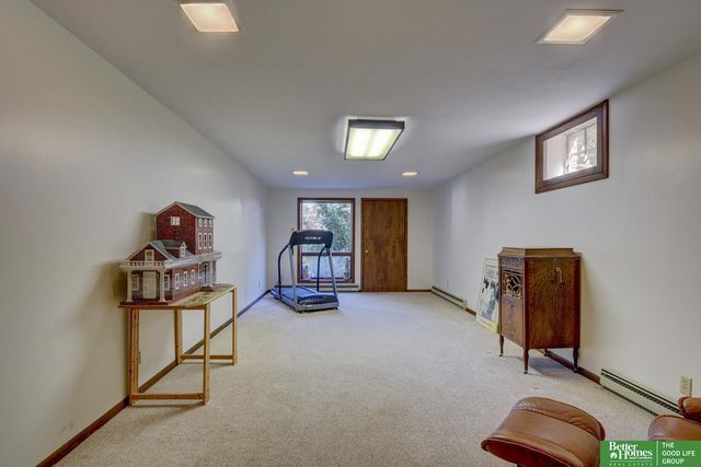 5616 Emile Street, Omaha, NE 68132