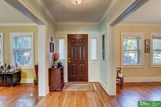 5616 Emile Street, Omaha, NE 68132