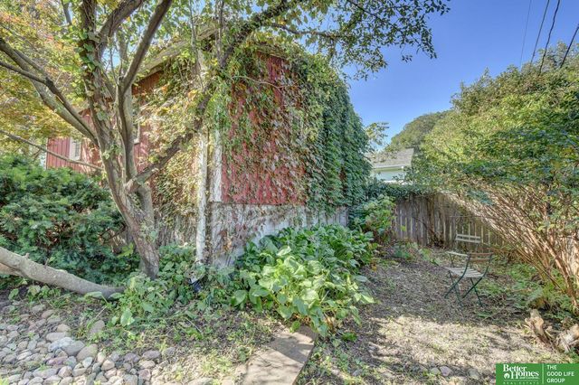 5616 Emile Street, Omaha, NE 68132