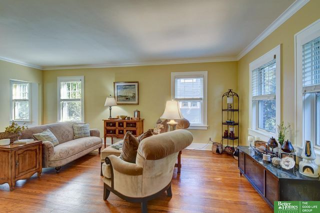 5616 Emile Street, Omaha, NE 68132