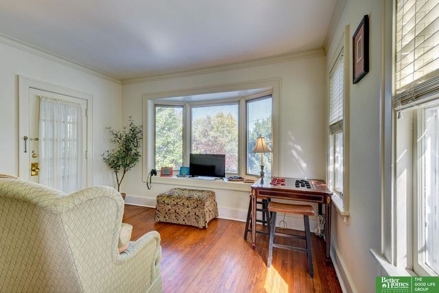 5616 Emile Street, Omaha, NE 68132