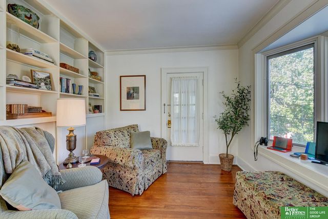 5616 Emile Street, Omaha, NE 68132