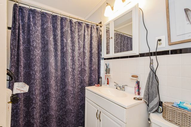 51 Bretton Road, West Hartford, CT 06119