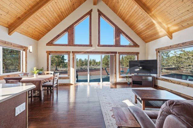 3342 SW 73rd Street, Redmond, OR 97756