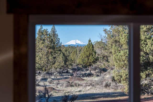 3342 SW 73rd Street, Redmond, OR 97756