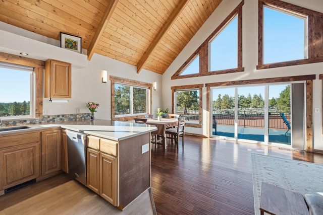 3342 SW 73rd Street, Redmond, OR 97756