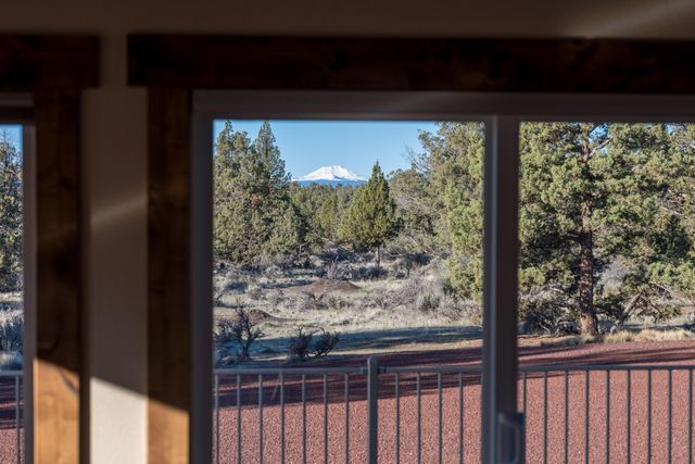 3342 SW 73rd Street, Redmond, OR 97756