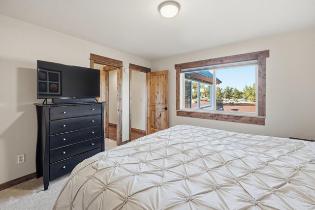 3342 SW 73rd Street, Redmond, OR 97756