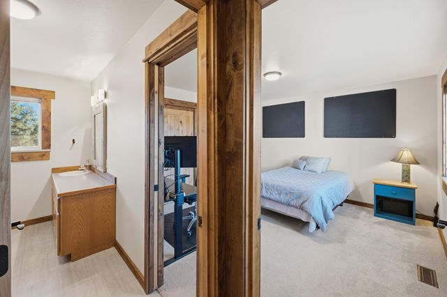 3342 SW 73rd Street, Redmond, OR 97756