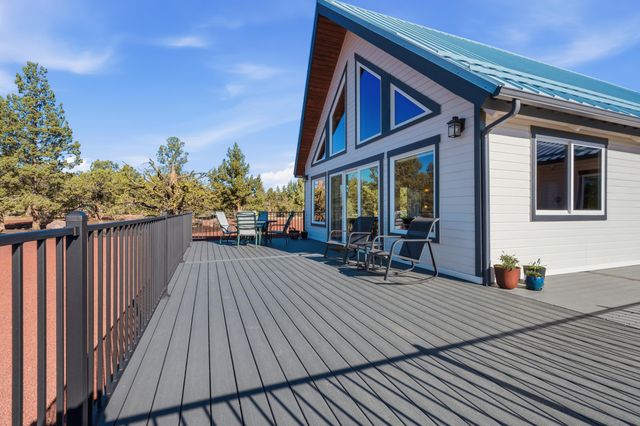 3342 SW 73rd Street, Redmond, OR 97756