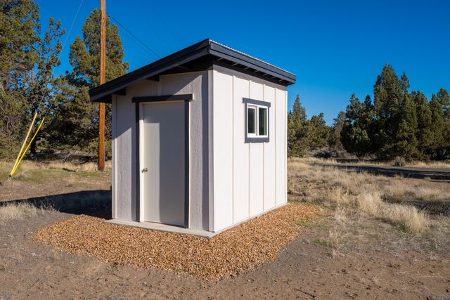 3342 SW 73rd Street, Redmond, OR 97756