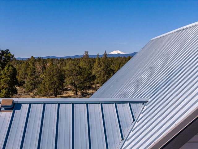 3342 SW 73rd Street, Redmond, OR 97756