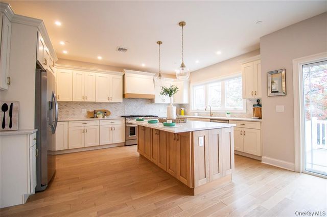 3004 Harbor Street, Baldwin, NY 11510
