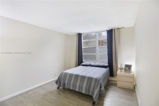 6600 Cypress Rd 105, Plantation, FL 33317