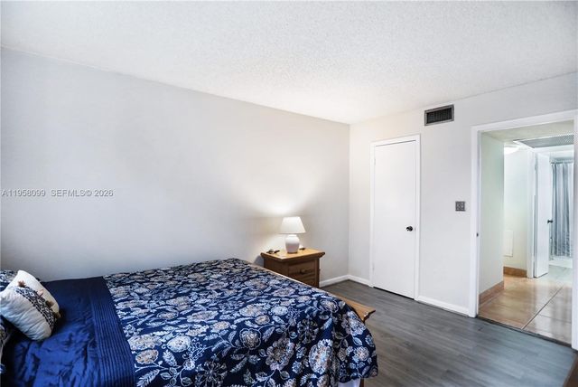 6600 Cypress Rd 105, Plantation, FL 33317